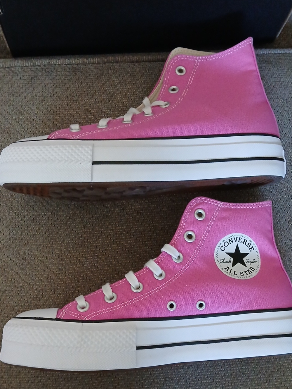 NIB Women's Pink Converse High Top Platform Canvas Chuck Taylor Sneakers, Size 8 - Picture 5 of 6